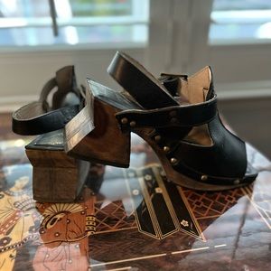 John Fluevog Ask Response Wooden Studded Sandals Black. Gorgeous!